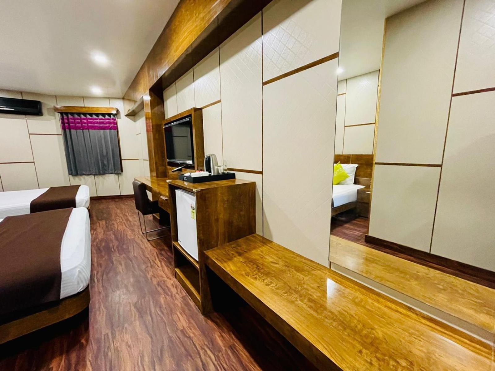 B8 Hotel Chennai Exterior photo